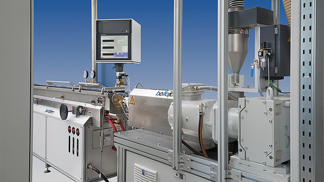 Mono-Extrusionsanlage und Vakuumtank